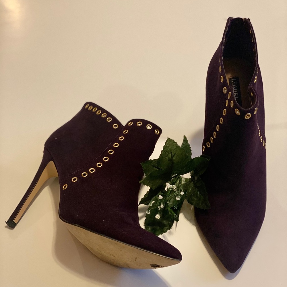Izabella Rue Pointed Ankle boots